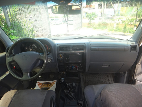 Imagen 7 de 12 de Toyota Meru Sincronico 4x4