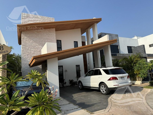 Casa En Venta En Lagos Del Sol Cancun