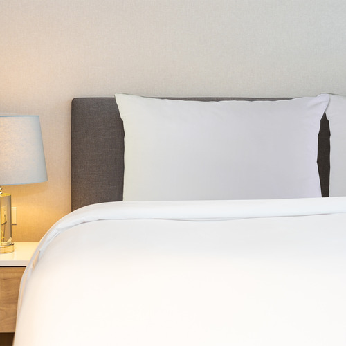 Almohada América Star, Confort Medio, Estándar, Suave. Color Blanco
