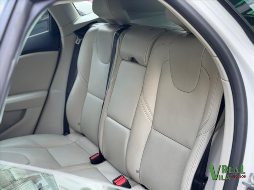 Volvo V40 2.0 T4 MOMENTUM GASOLINA 4P AUTOMÁTICO