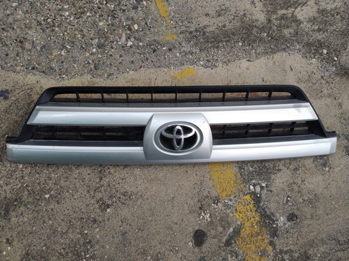 Parrilla Frontal Toyota 4runner 2003-05 Usado Optimo Estado