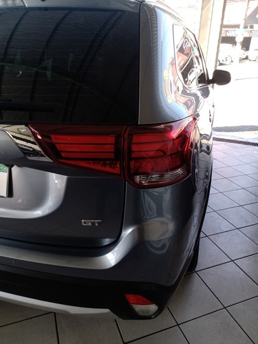 Imagem 13 de 15 de Mitsubishi Outlander 2017 3.0 V6 Gt 4wd 5p New