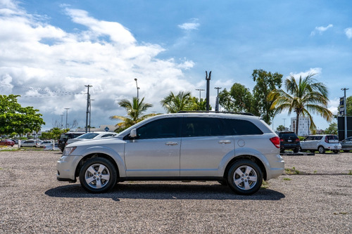 Imagen 4 de 15 de Dodge Journey