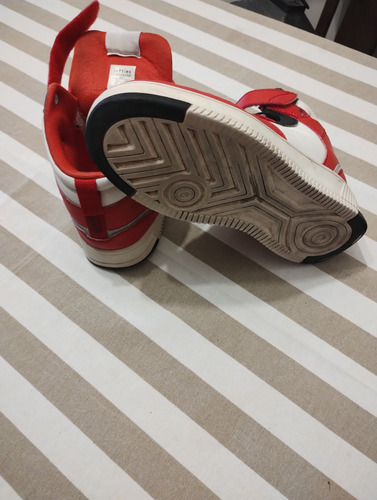 Zapatillas, Tipo Bota , Usadas, Impecables, Listas Para Usar (Usado)
