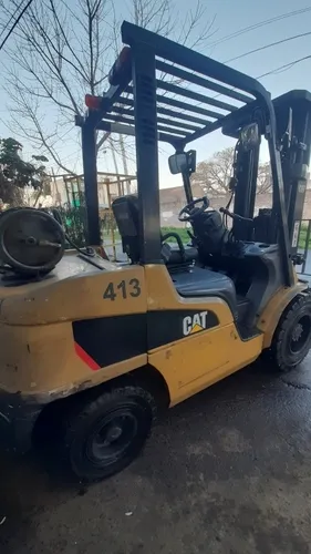 Autoelevador Caterpillar 3500kg Torre Triple Nafta/gas