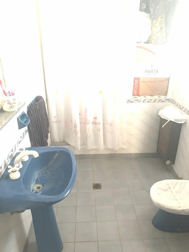 Imagen 16 de 25 de En Venta Casa En 2 Plantas, Ambientes Comodos Y Ventilados.