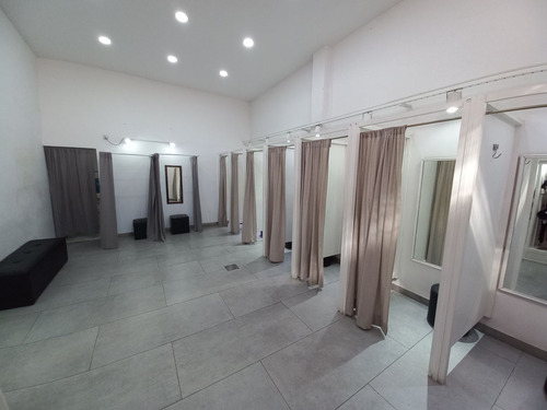 Local En Principal Arteria Comercial De Rafael Calzada!