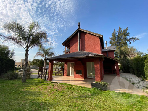 Casa En Venta Con Renta - Barrio Brickland, Canning