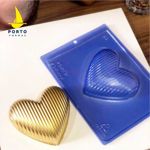 Imagem 2 de 3 de Forma De Chocolate Coração Listrinha 350g Ref. 83 - 2 Formas