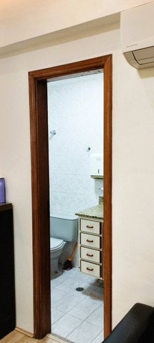 Sala Comercial Mobiliada 75m² Com 02 Banheiros - Centro De Santos ( R$ 3.350,00 Pacote / Oportunidade )