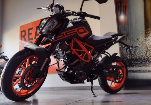 Imagen 2 de 25 de Ktm Duke 250 0km 2023 En Automoto Lanús
