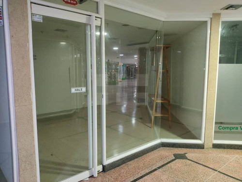 Imagen 2 de 6 de Local Comercial Puente Real Nueva Barcelona