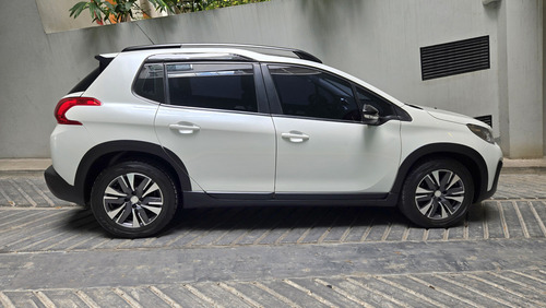 Peugeot 2008 1.6 Feline am20