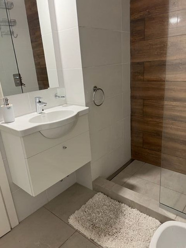 Imagen 10 de 12 de Departamento De Un Dormitorio Con Vista Al Lago En Bariloche