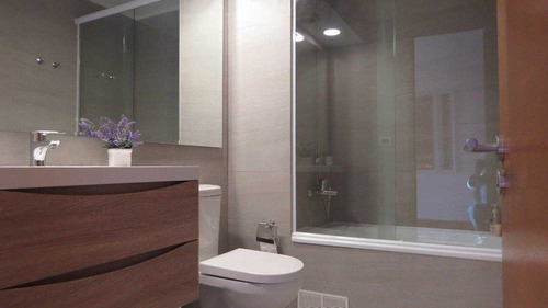 Exclusivo Y Amplio Departamento En Barrio Residencial .