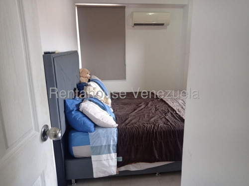 Rosa Rodríguez Vende Apartamento En Patarata, Barquisimeto Mls # 25-22554