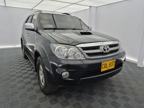 Toyota Fortuner 3.0 Sr5