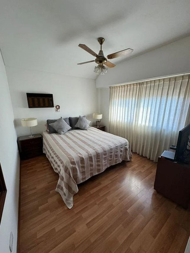 Ph En Venta - 4 Dormitorios 3 Baños - Cochera - 170mts2 - Villa Sarmiento