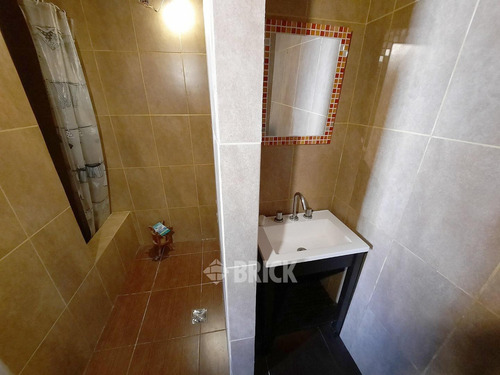 Casa Tipo Chalet En Lote De 432 M2 En Rodriguez Peña Al 900 - 3 Cocheras Piscina Quincho Parrilla