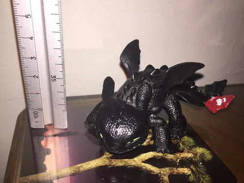 Dragón Chimuelo / Como Entrenar A Tu Dragón / Mini Figura (Usado)
