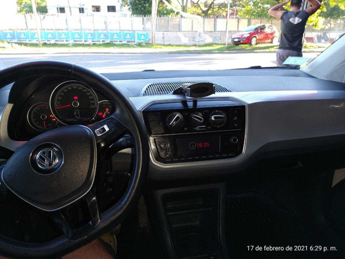 Volkswagen Up! 2018 1.0 High Up! 5 P