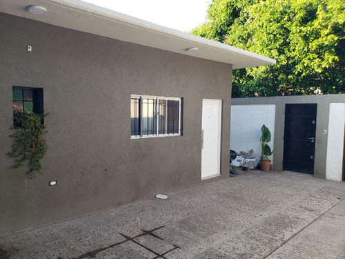 Venta Casa Americana A Una Cuadra De Avenida Brandsen.