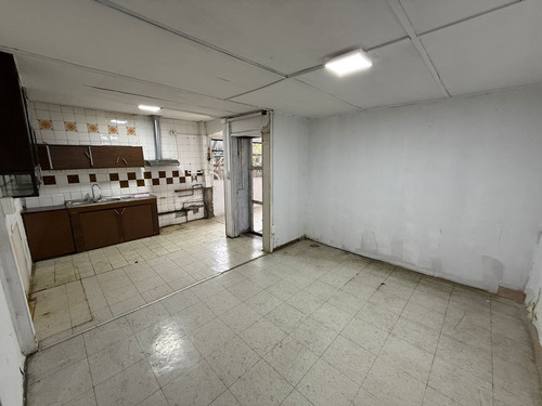 Casa Con Amplio Terreno Para Remodelar En Valparaíso