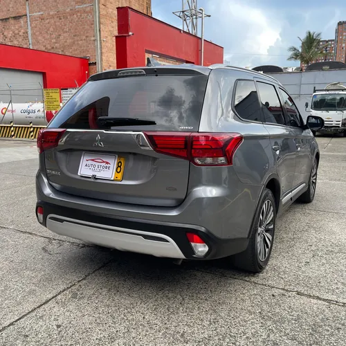Mitsubishi Outlander Kaiteki Full 2.4l 4x4 2022