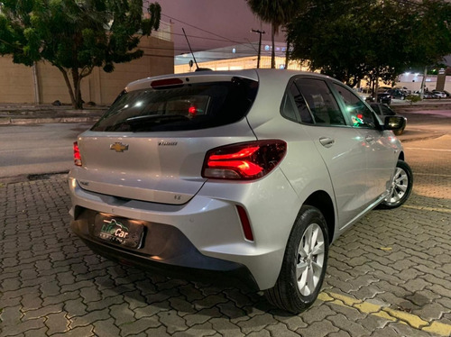 Imagem 11 de 14 de Chevrolet Onix Hatch Lt 1.0 12v Tb Flex 5p Mec. 2019/202...