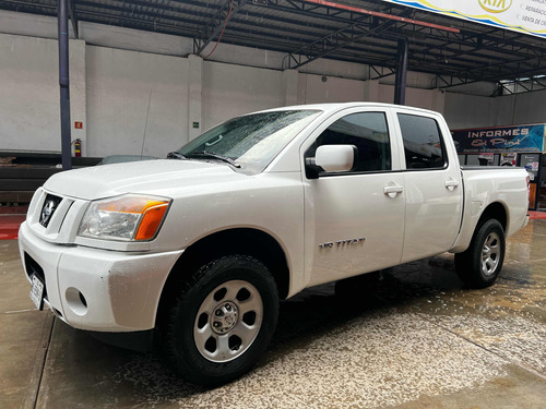 Nissan Titan 5.6l S V8/ 4x4 At