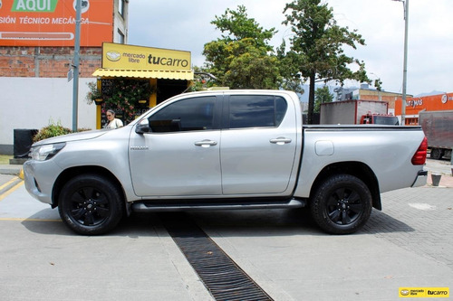 Imagen 4 de 25 de Toyota Hilux 2.8 Srv