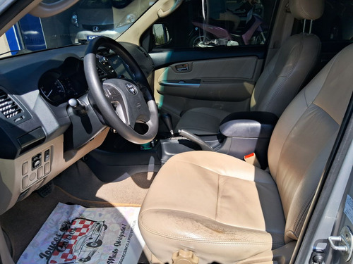 Toyota Hilux SW4 2.7 16V 4P FLEX SR 7 LUGARES AUTOMÁTICO
