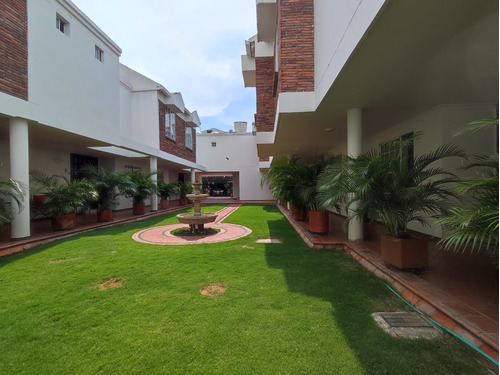 Casa En Arriendo En La Riviera. Cod A27948