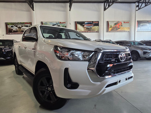 Toyota Hilux 2.8 D-4D TURBO DIESEL CD SR 4X4 AUTOMÁTICO