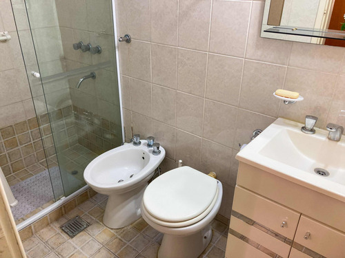 Venta Con Renta En Monte Grande.
