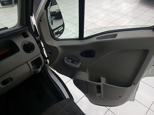 Renault Master 2.5 DCI MINIBUS L3H2 16 LUGARES 16V DIESEL 3P MANUAL