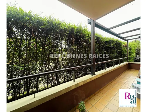 Se Vende Amplio Y Cómodo Apartamento En Unidad Cerrada.
