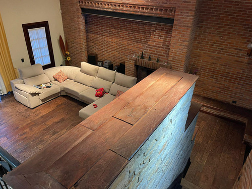 Chalet De Categoría 8 Amb. 484 M² Cub. C/ Garaje Para 2 Autos Y Parque C/ Pileta - Haedo