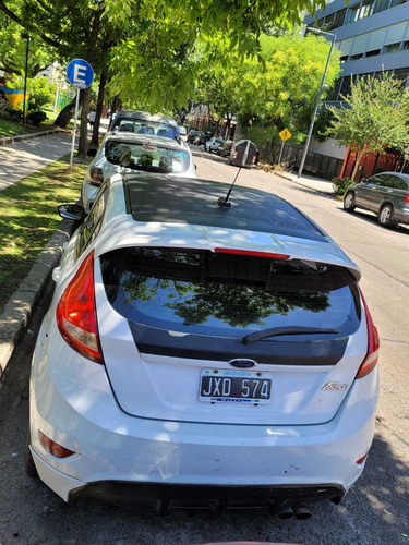 Ford Fiesta Kinet Titanium 2011