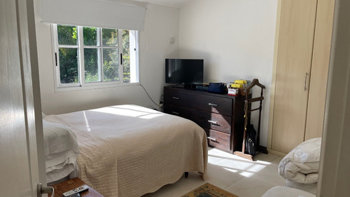 Clásica Casa En Venta En Carmel Barrio Privado. Construcción Tradicional. Amplia, Cómoda Y Con La Mejor Orientación.