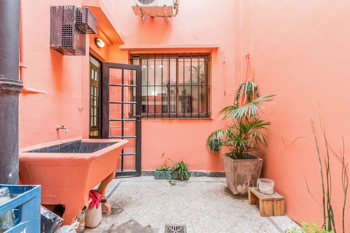 Ph En Venta En Almagro, Capital Federal, Buenos Aires. 3 Ambientes. Apto Credito. Bajas Expensas. Planta Baja