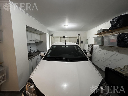Venta Casa De 5 Ambientes Con Patio Y Cochera En Wilde