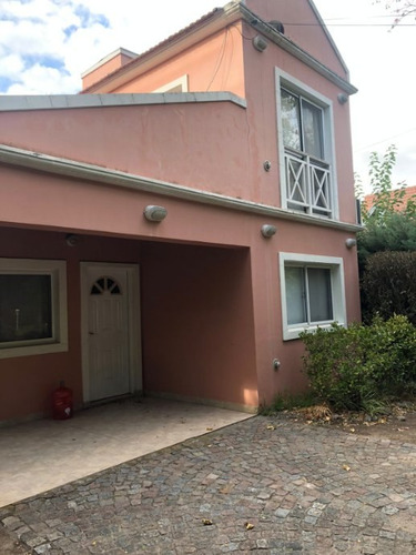 Casa De 4 Ambientes En 2 Plantas En El Pato Country Club