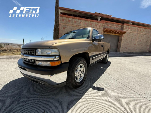 Chevrolet Cheyenne 5.3 2500 Cab Reg K 295hp 4x2 Mt