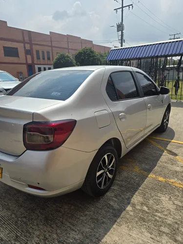 Renault Logan 1.6 Privilege / Intens
