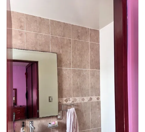 Casa Recien Remodelada, Cuenta Con Todos Los Servicios Basicos Y Cuenta Con Privacidad Al Tener Control De Acceso De Visitantes