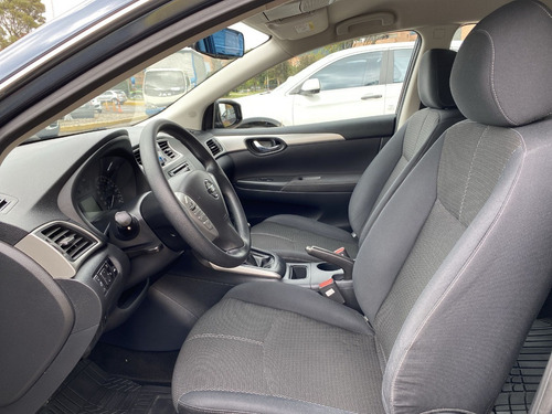 Imagen 10 de 20 de Nissan Sentra B17 Sense 1.8