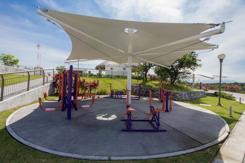 Imagen 9 de 14 de Venta D Casa Con Alberca, Grandes Jardines Y Gimnasio.