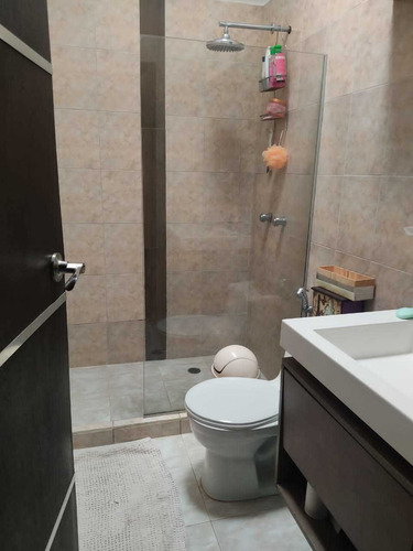 Bello Townhouse Moderno Los Robles. Manantial.