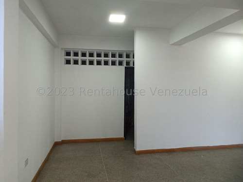 Edificio En Alquiler 24-6186 En San Martin